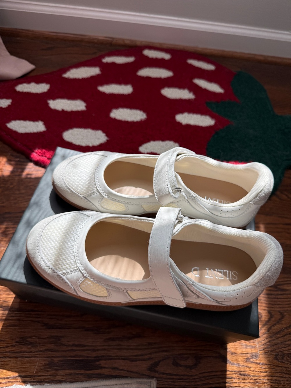 Silent D Samantha Ballet Sneakers white women size 39 (fits US 7.5-8)